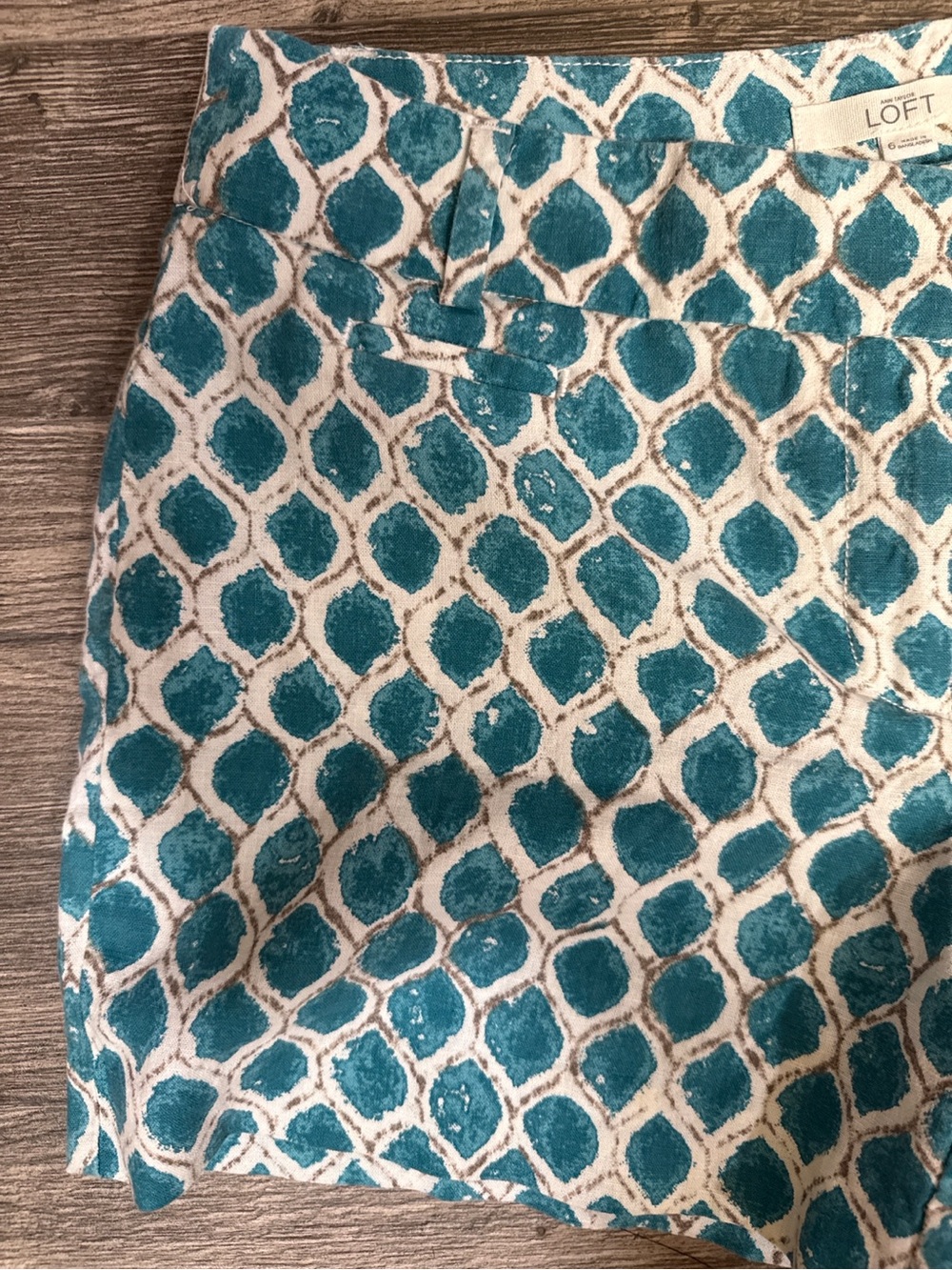 LOFT Riviera Linen Blend Shorts Turquoise Geometric Print Size 6 - Picture 5 of 11